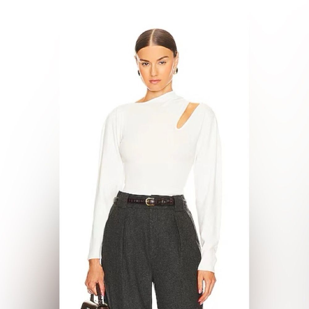 New BCBGeneration Cutout Sweater in Marshmallow Size S